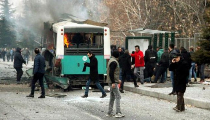 13 Turkish soldiers killed in car bomb attack