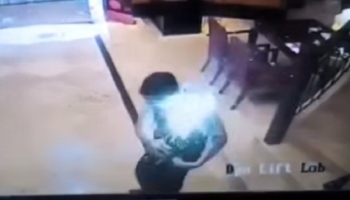পকেটেই বিস্ফোরিত হলো স্যামসাং মোবাইল