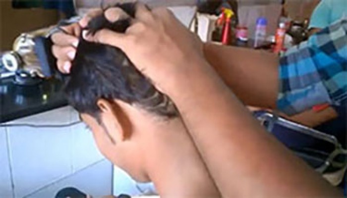 সেলুনে শরীর ম্যাসাজ হতে সাবধান...