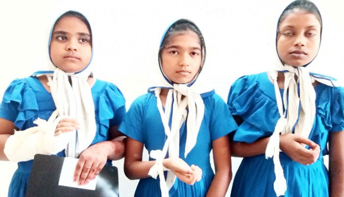 শিক্ষিকার প্রহারে ১০শিক্ষার্থী আহত