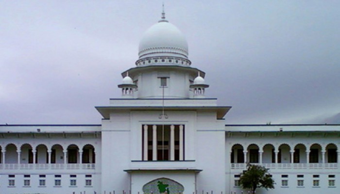 হাইকোর্টে আইনজীবী হিসেবে সনদ প্রাপ্তির লিখিত পরীক্ষা অনুষ্ঠিত