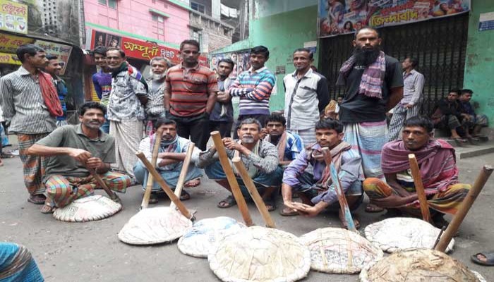 ‘মানুষ বিক্রির হাট’