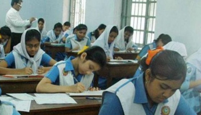পরীক্ষা শুরুর ত্রিশ মিনিট আগে কেন্দ্রে না গেলে বাদ