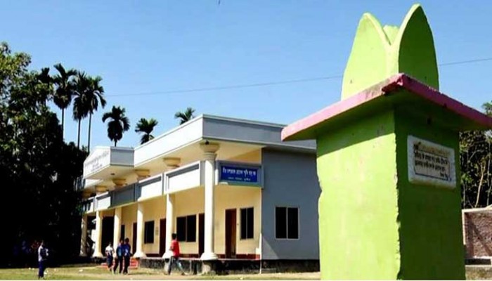 কথা সাহিত্যিক মীর মশাররফ হোসেনের জাদুঘর থেকে দানবাক্স চুরি