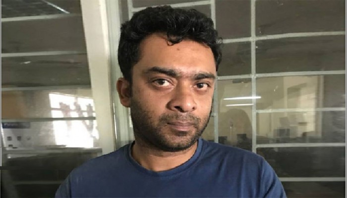 হাত দিয়ে জিন ধরেন ‘টেরট বাবা’
