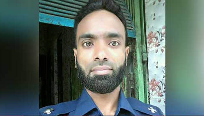 থানার ভেতর থেকে ইয়াবাসহ এএসআই আটক
