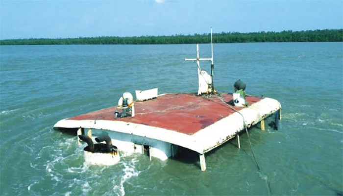 ডুবন্ত জাহাজ সুন্দরবনের গলার কাঁটা