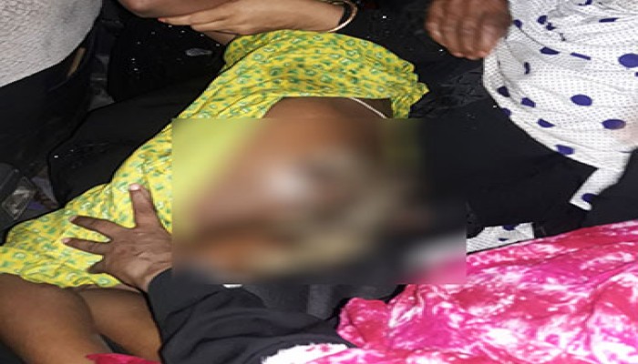 পড়া না পারায় ছাত্রী নির্যাতন, পালিয়েছে শিক্ষক